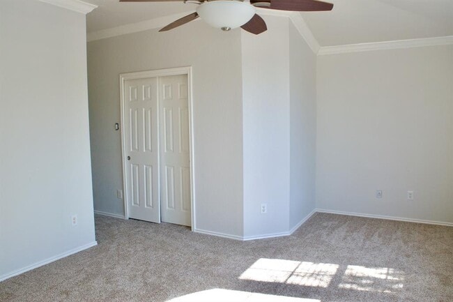 Building Photo - 1708 Darjeeling Dr