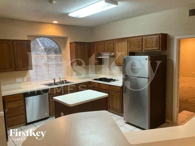 Building Photo - 2329 Bent Brook Dr