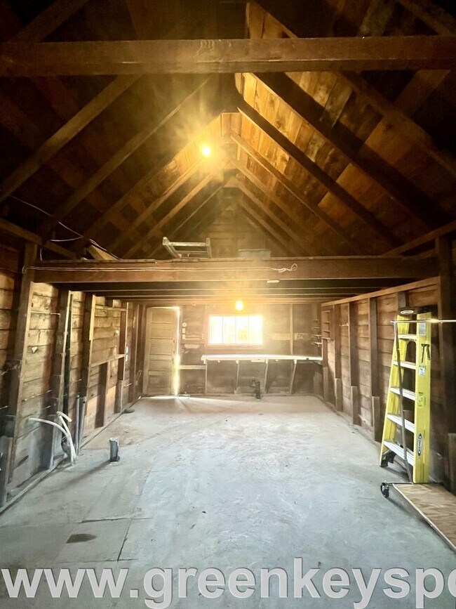 Building Photo - Sleek and modern 1-bedroom house in Arbor Lodge with spacious garage or workshop!