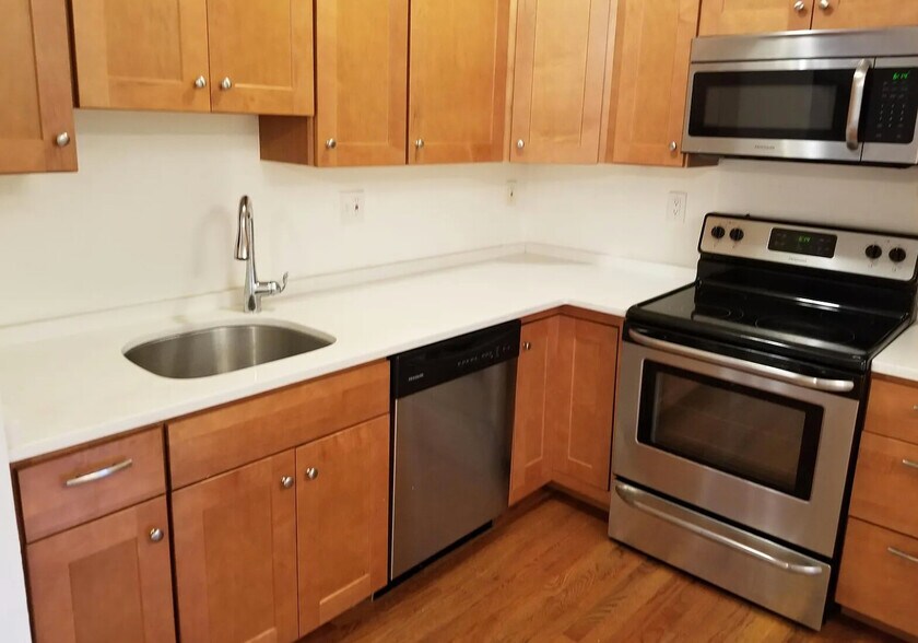Building Photo - 43 E Springfield St