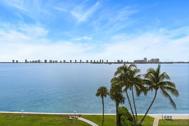 Building Photo - 501 Lake Shore Dr