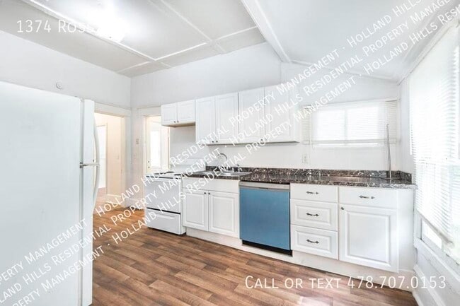 Building Photo - 1374 Ross St