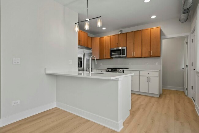 Building Photo - 432 S Maple Ave
