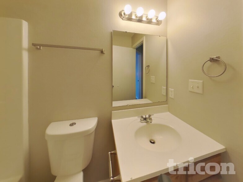 Building Photo - 10249 Cadogan Dr