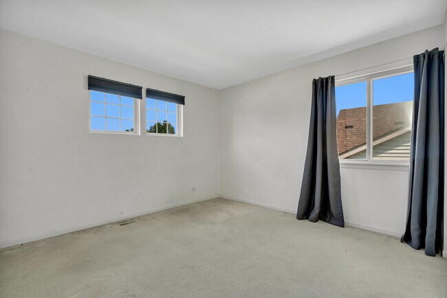Building Photo - 2636 Whitehall Ln