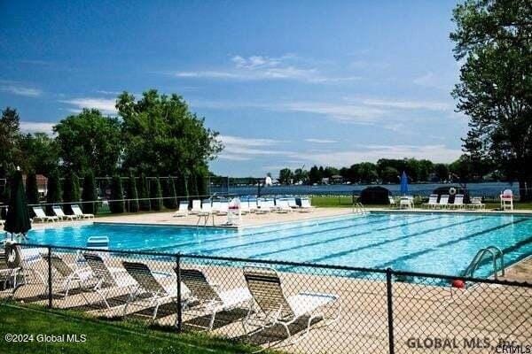 Building Photo - 158 Kaydeross Park Rd