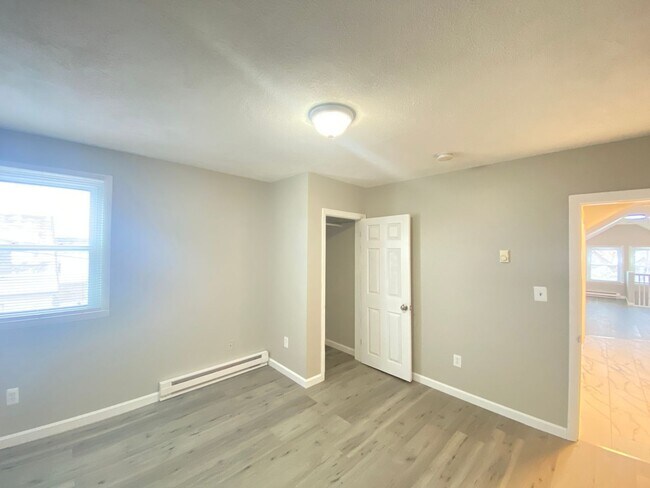 Building Photo - 7 Commercial St