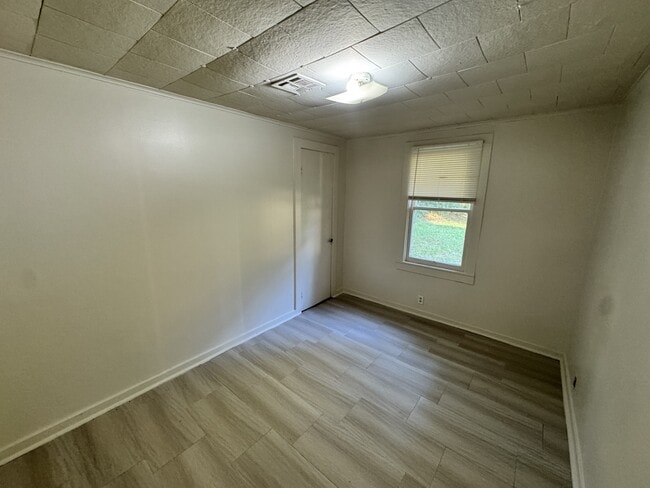 Building Photo - 110 N Pine St