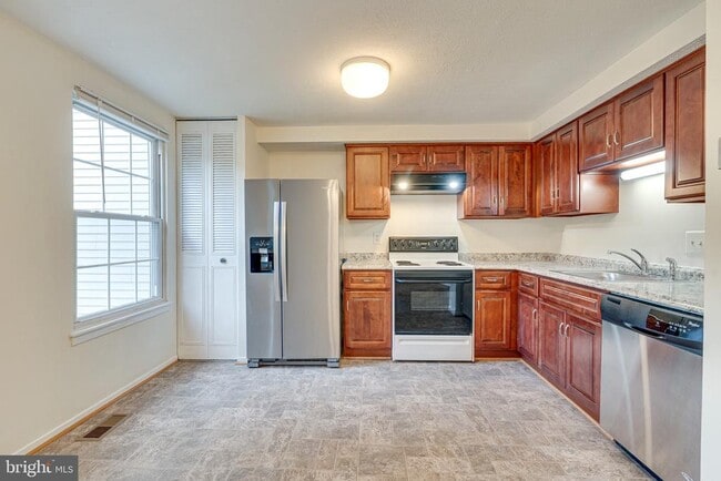 Building Photo - 6518 Alexis Ln