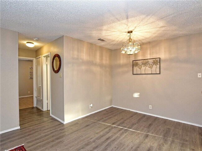 Building Photo - 5401 Spring Meadow Rd