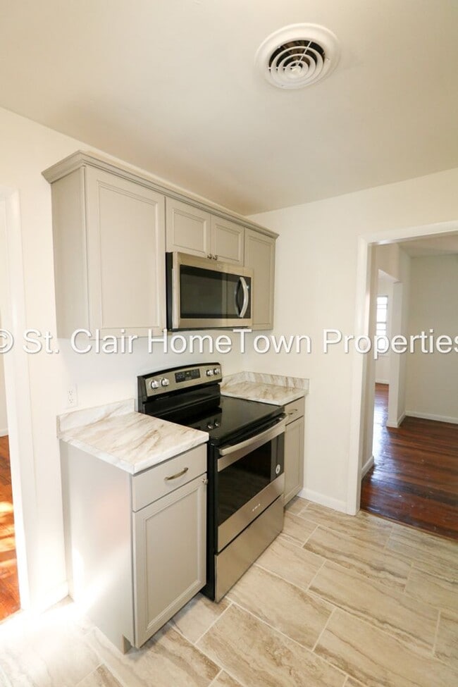 Building Photo - Adorable Pell City Home