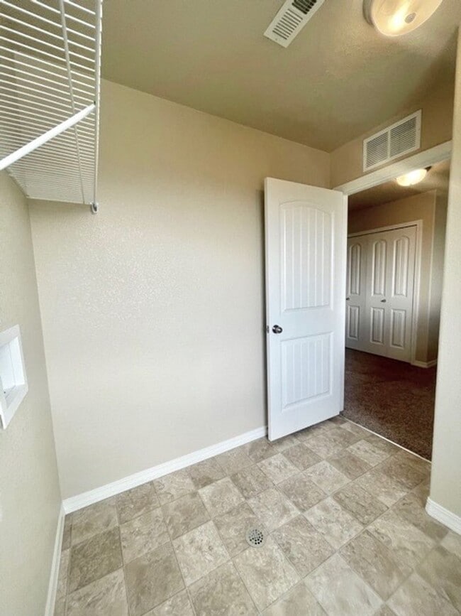 Building Photo - Stetson Hills Home with 3 Bedrooms and 2.5 Baths Available in May