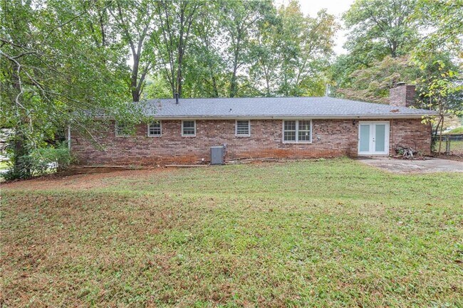 Building Photo - 3908 Bellair Dr
