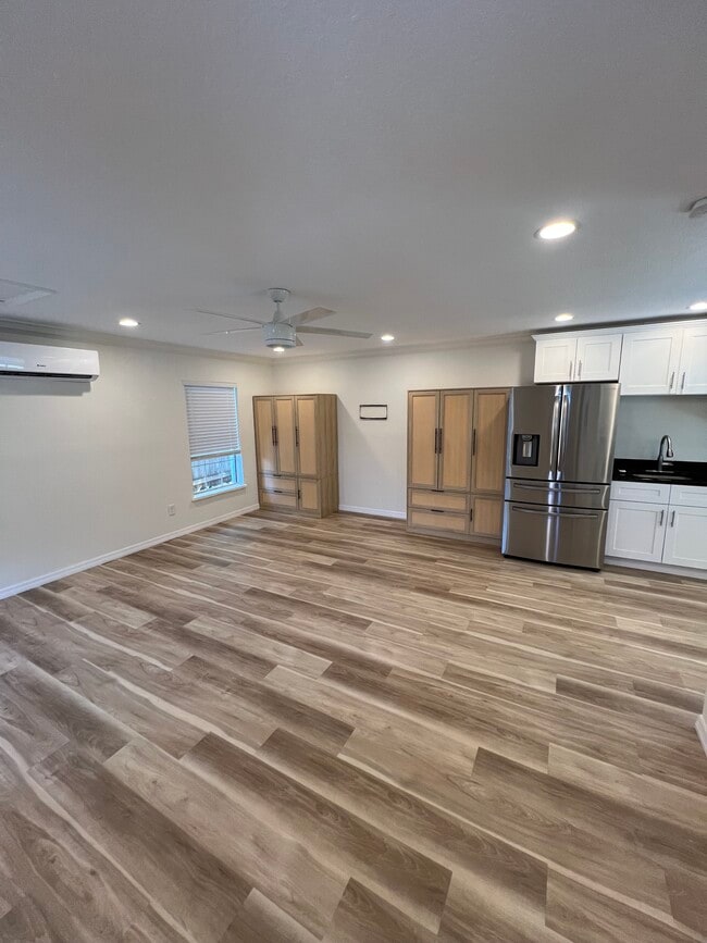 Building Photo - 5108 Sunrise Blvd