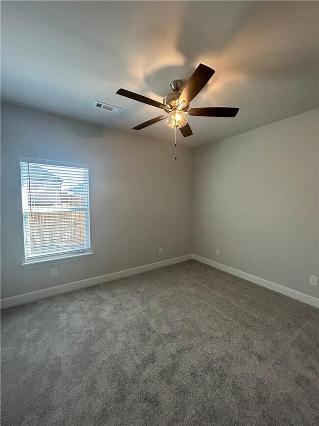 Building Photo - 2304 Salmon St