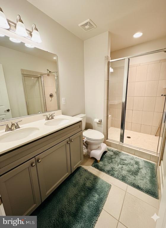 Building Photo - 3400 Landing Way
