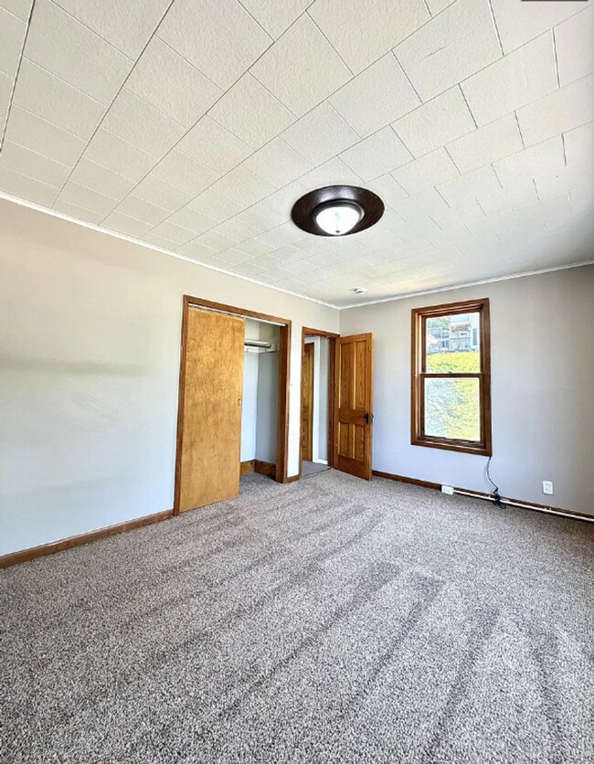Building Photo - 2106 Kleine St