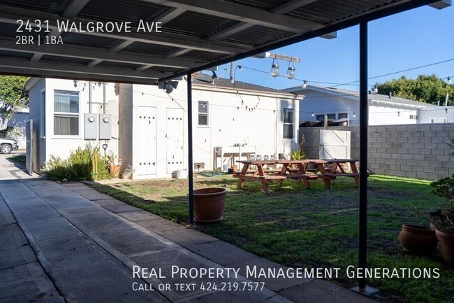 Building Photo - 2431 Walgrove Ave