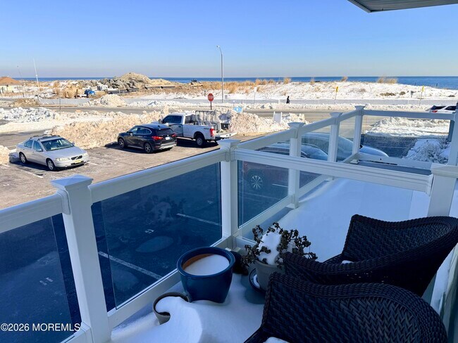 Building Photo - 809 Ocean Ave N