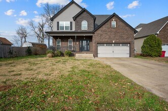 Building Photo - Stunning Home with No Backyard Neighbors!