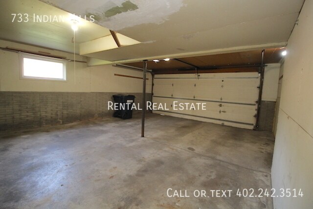 Building Photo - 733 Indian Hills Dr