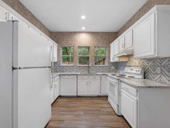 Building Photo - 142 N Magnolia Pond Pl