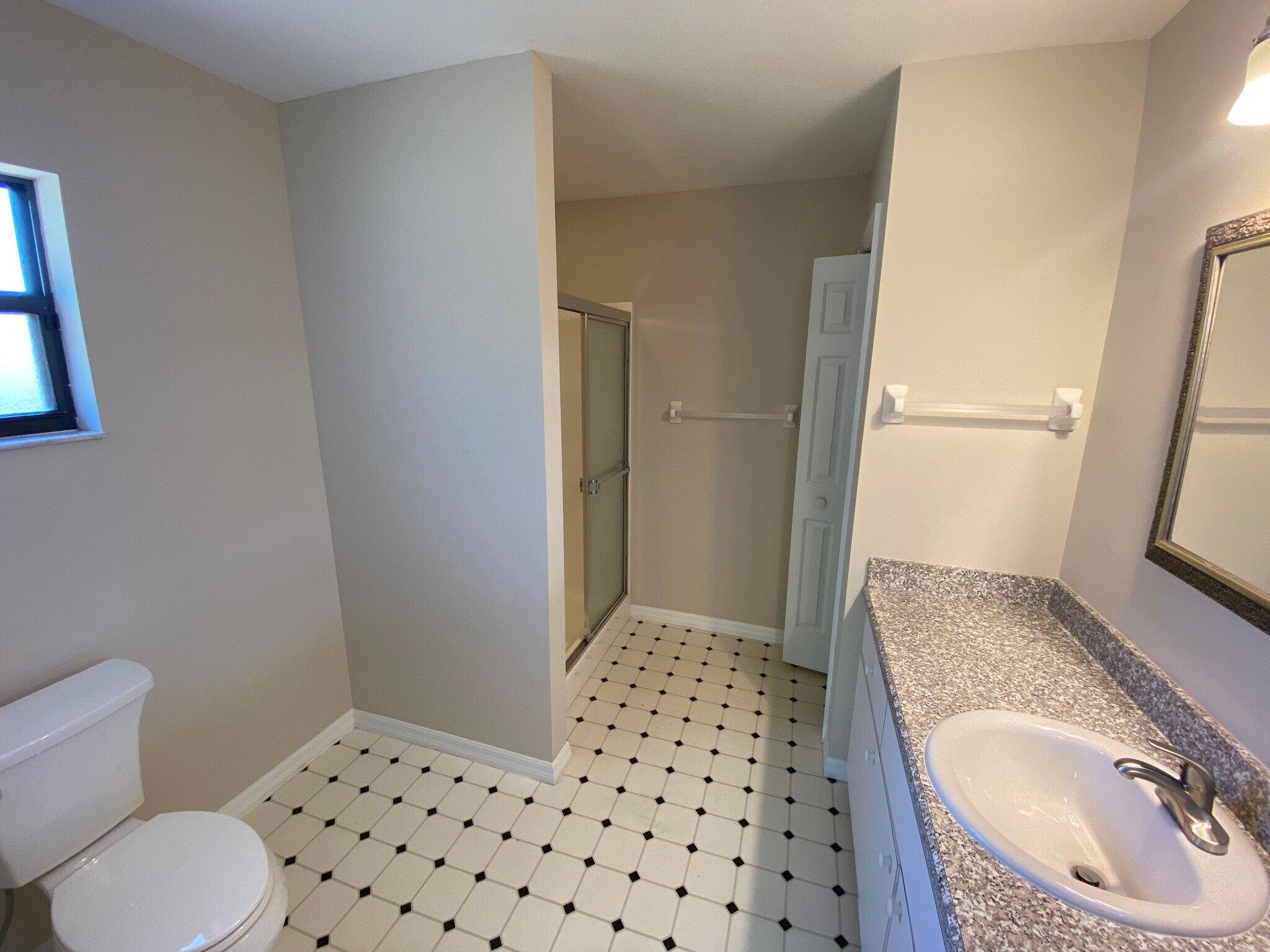 Building Photo - 9852 SW 196th Avenue Rd