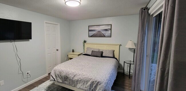 Master Bedroom - 4817 NE 52nd Cir