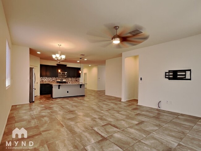 Building Photo - 2747 W Apollo Rd