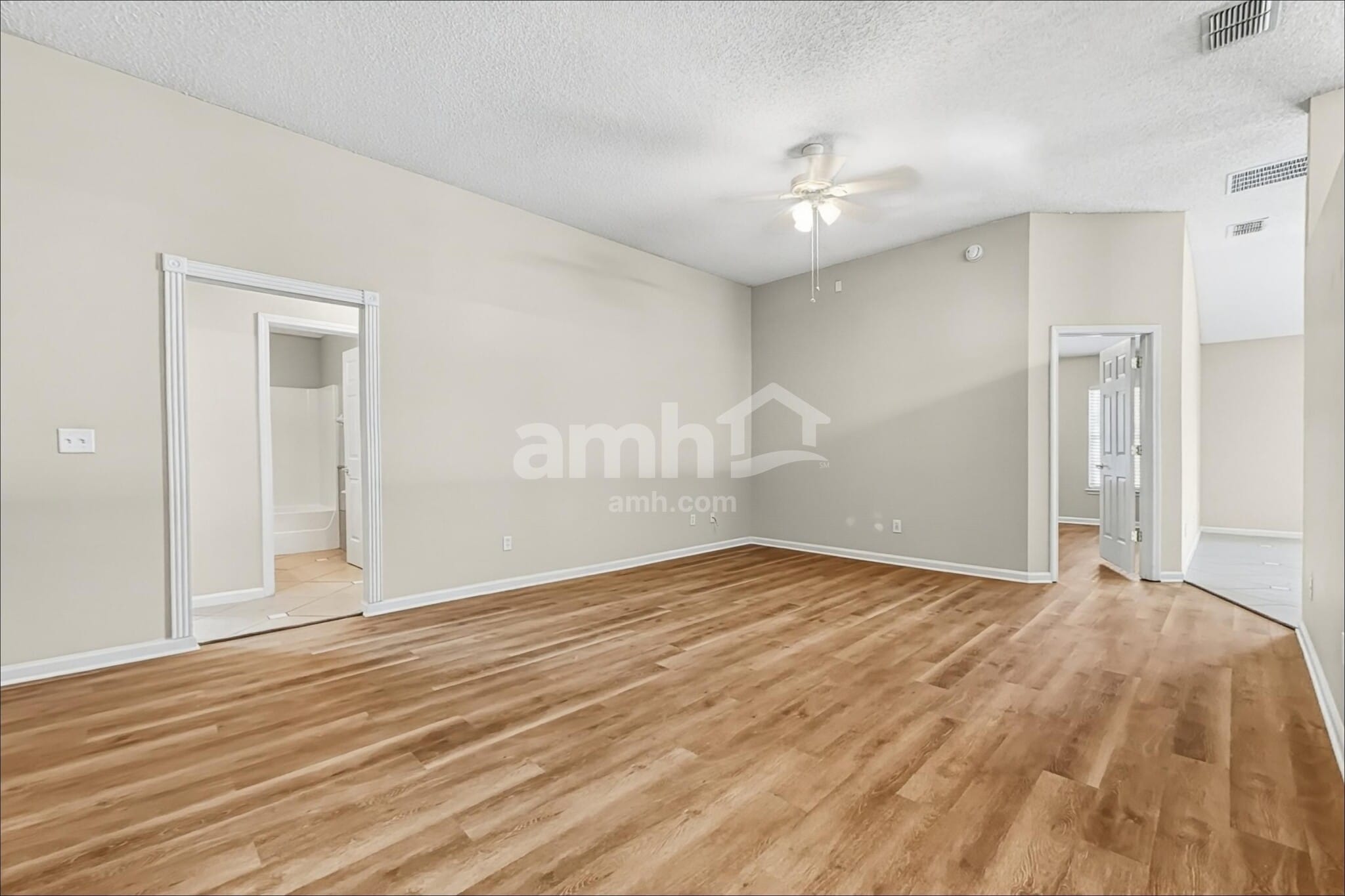 Building Photo - 9261 Redtail Dr