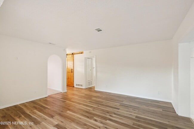 Building Photo - 409 Sailfish Dr E