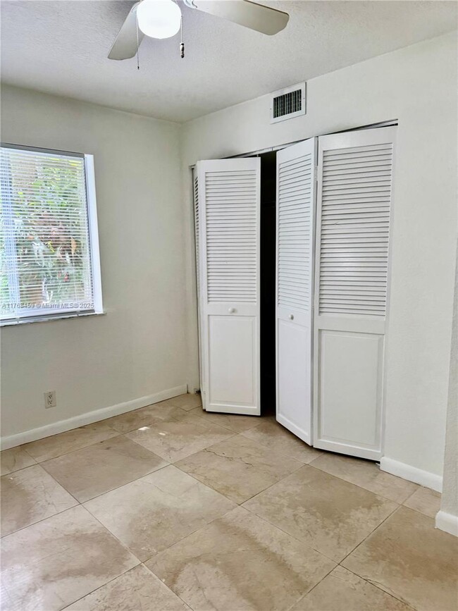 Building Photo - 119 Gardens Dr