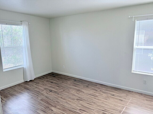 Building Photo - 4931 Winamac Dr