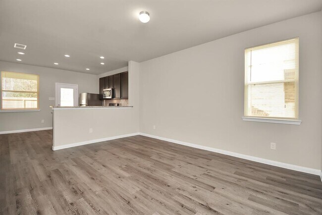 Building Photo - 2260 Raider Dr