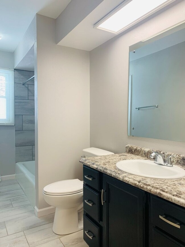 Building Photo - Gorgeous 3 Bedroom Single Family Home!