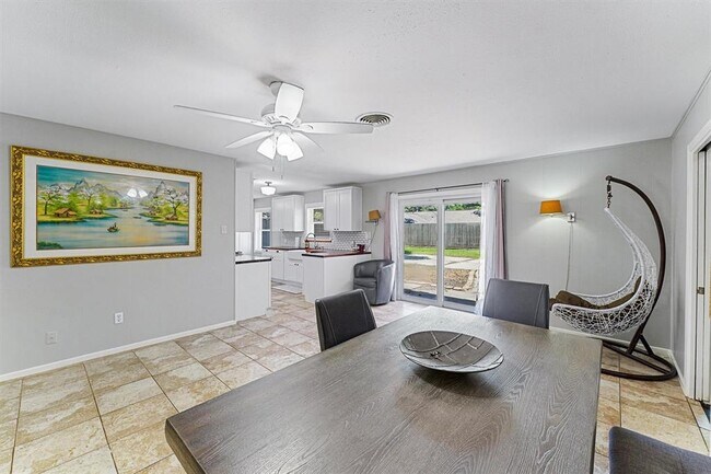 Building Photo - 9622 Fairdale Ln