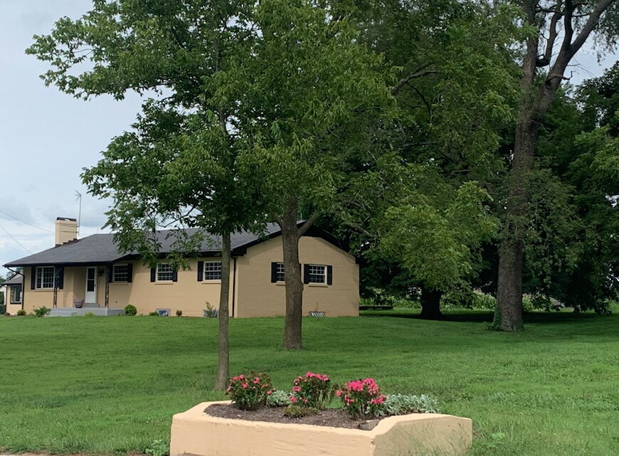 Building Photo - 2900 Newtown Pike