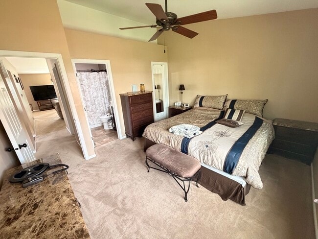 Building Photo - 1219 Huntington Dr