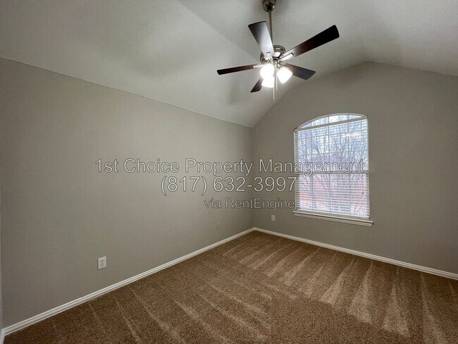 Building Photo - 5312 Scenic Point Dr