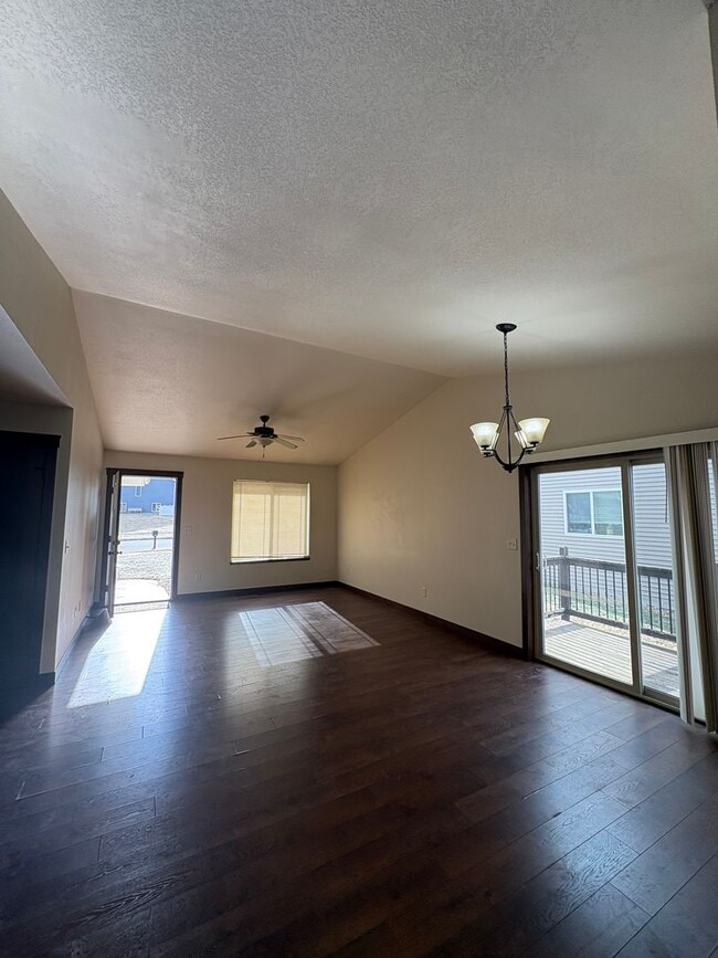 Building Photo - 3266 White Oak Ln