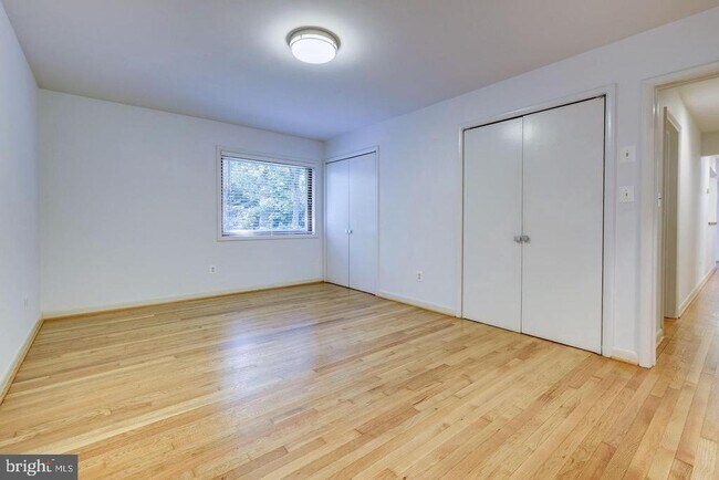 Building Photo - 6710 Persimmon Tree Rd