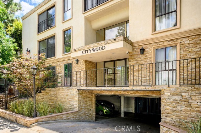 Building Photo - 15344 Weddington St