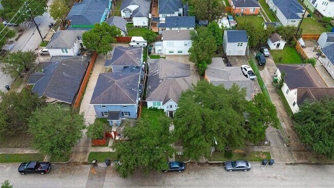 Building Photo - 1511 Scharpe St