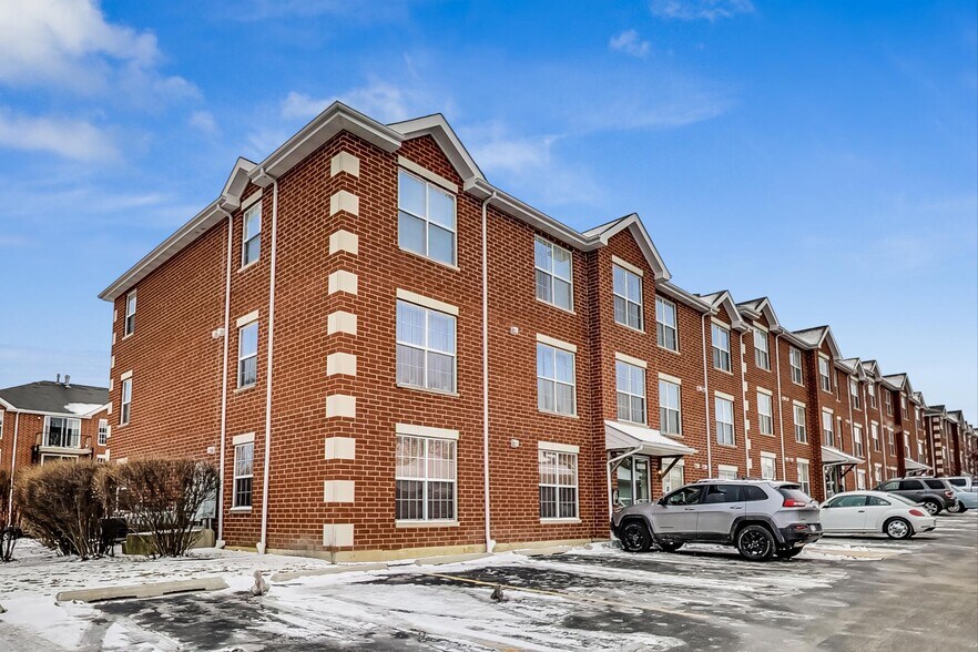 Building Photo - 16600 Liberty Cir