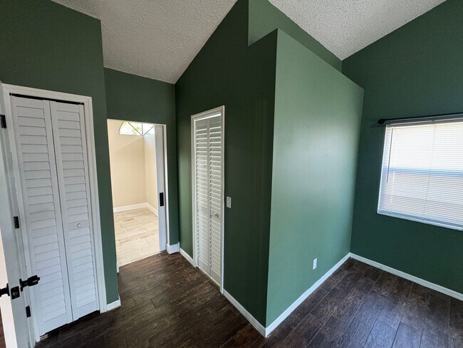 Building Photo - Your Dream Home Awaits! MASSIVE Backyard! ...