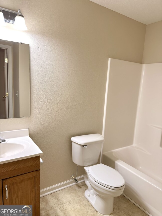 Building Photo - 412 Lawnwood Ct