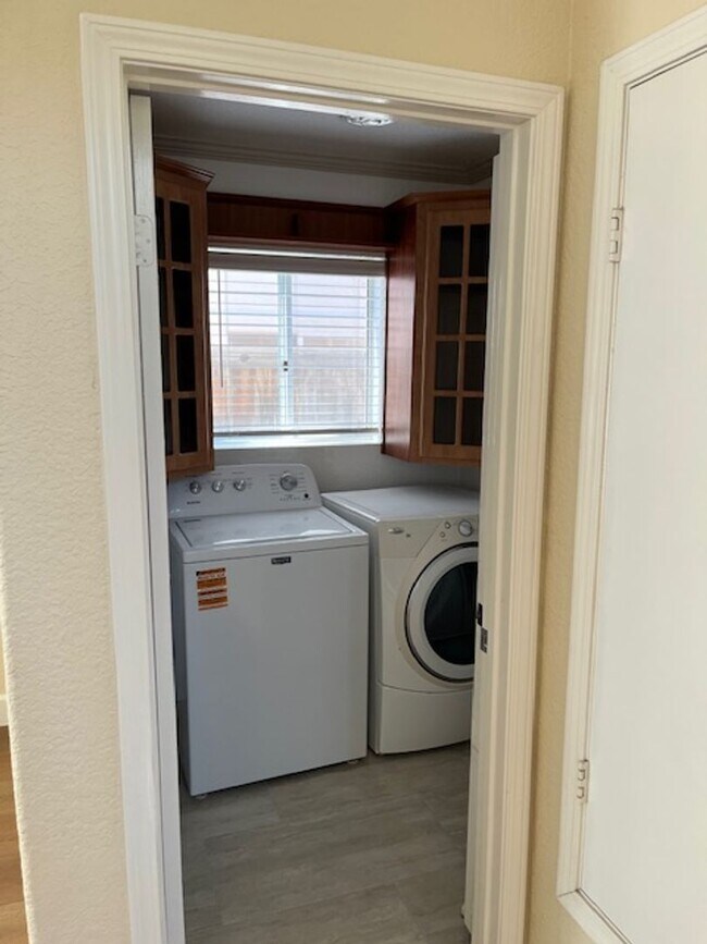 Building Photo - Nice 3 Bedroom home in Rancho Del Oro