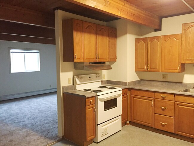 Primary Photo - 2805 W 31st Ave