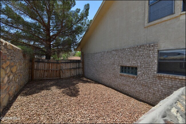 Building Photo - 695 Bluff Canyon Cir