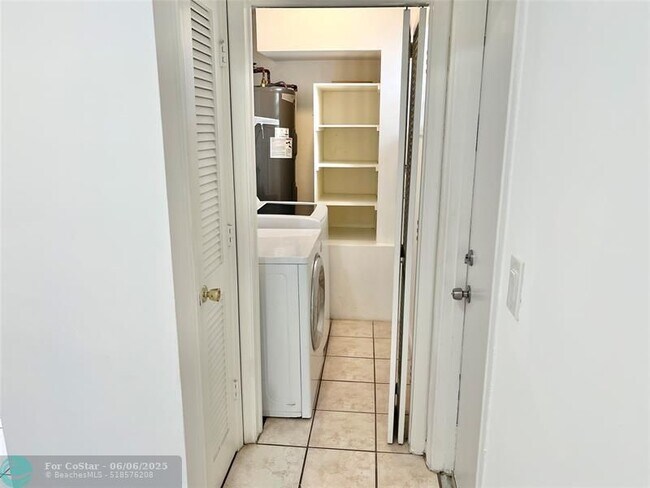 Building Photo - 2167 NE 56th Ct